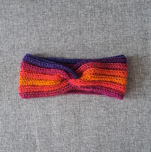 Háčkovaná čelenka - vícebarevná