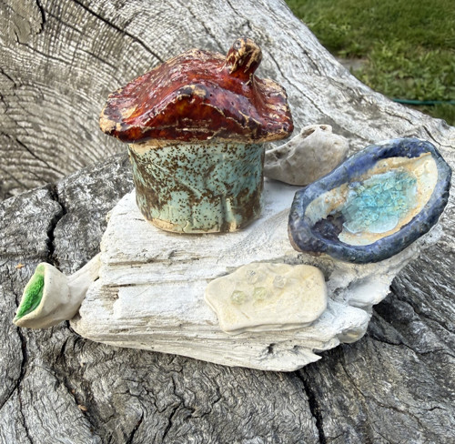 Keramika A Driftwood, Útes S Domky A Majákem