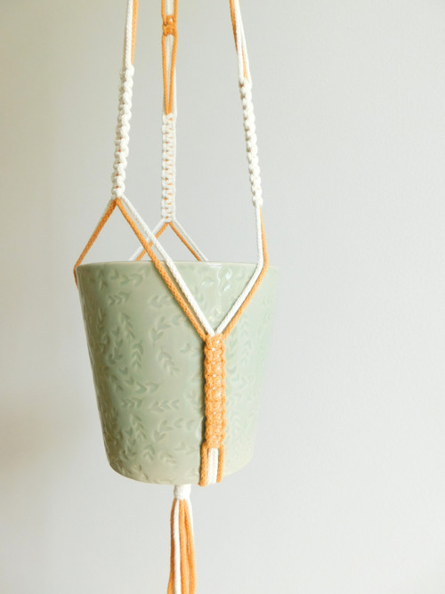 Macramé závěs na květináč “Marigold”