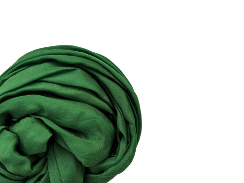 "basic green" hedvábná šála, pléd 180x90 skladom