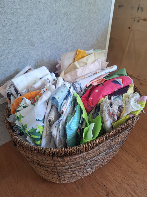 Zbytkáček cca 3000 g např. na patchwork
