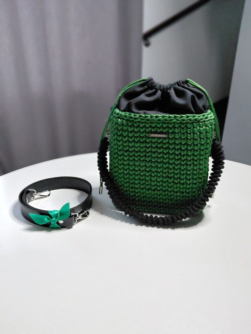 Ručně háčkovaná kabelka – bucket bag