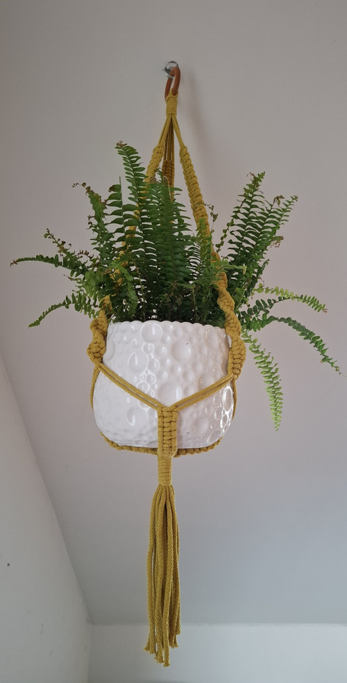 Závěsná macramé dekorace na květináč - Boho styl