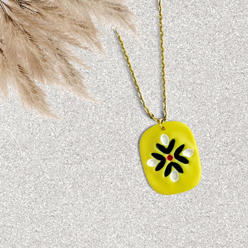 Symbol ve žlutém - FIMO přívěsek
