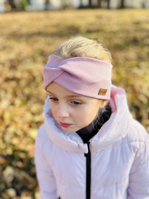 Čelenka z žebrovaného úpletu dusty pink