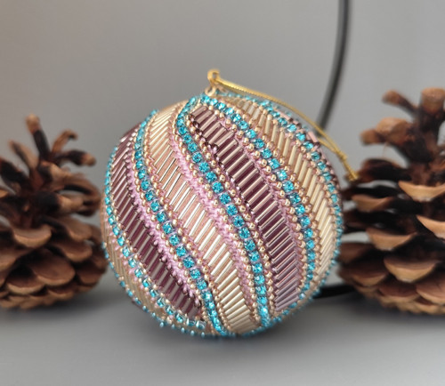 Baňka z korálků - průměr 7 cm - v krabičce