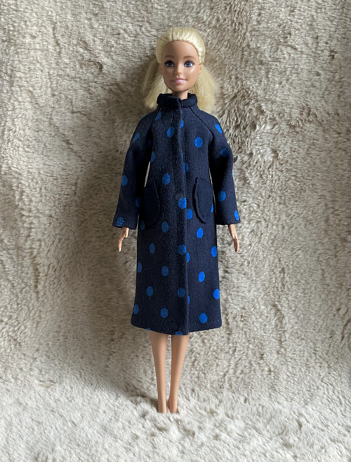 Kabát pro panenky Barbie a podobné.