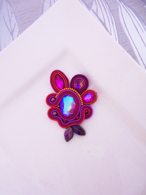 Soutache brošňa