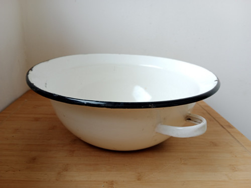 Smaltovaná bílá mísa prům.34 cm pouze k dekoraci
