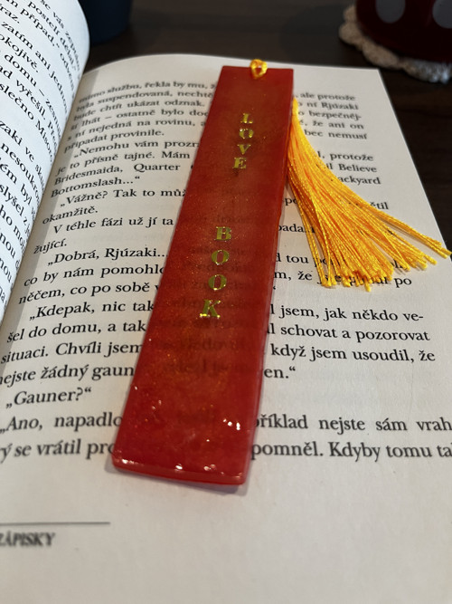 Záložka z pryskyřice - LOVE BOOK