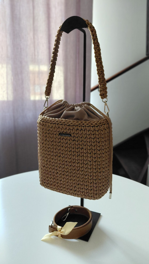 Ručně háčkovaná kabelka – bucket bag
