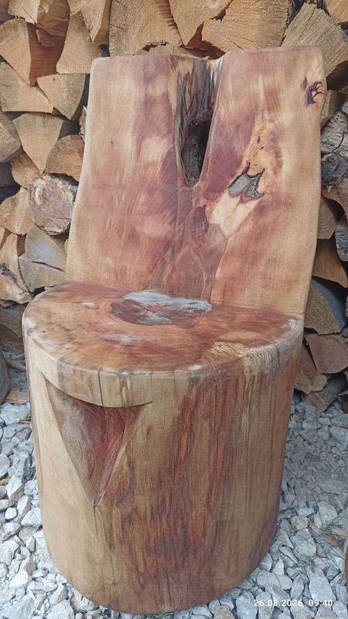 Křeslo z bukové kulatiny
