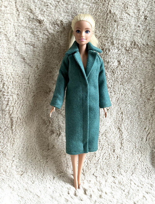 Kabát pro panenky Barbie a podobné.