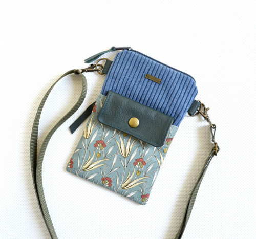 Crossbody taštička na mobil, 2 kapsy - modrá