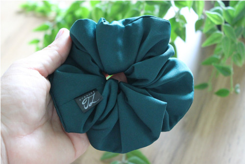 Saténová scrunchie