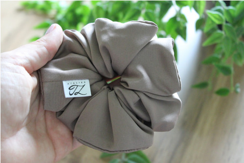 Saténová scrunchie