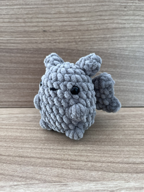 Háčkovaný Netopýr (10 cm)