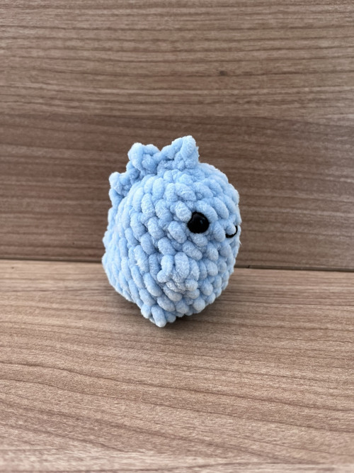 Háčkovaný Dinosaurus - modrý (8 cm)