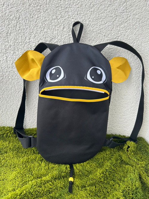 Příšerkový zubatý batoh