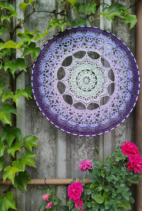 Háčkovaná mandala