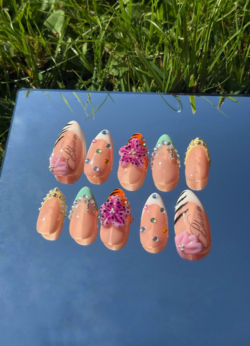 Press on nails