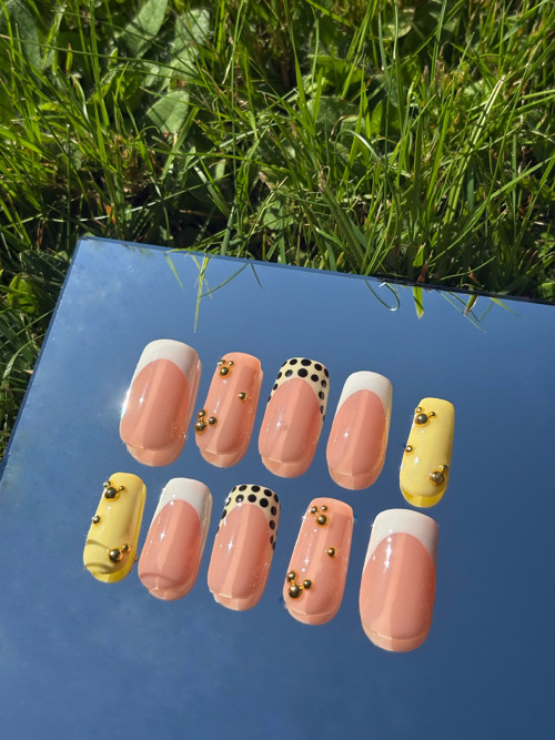 Press on nails