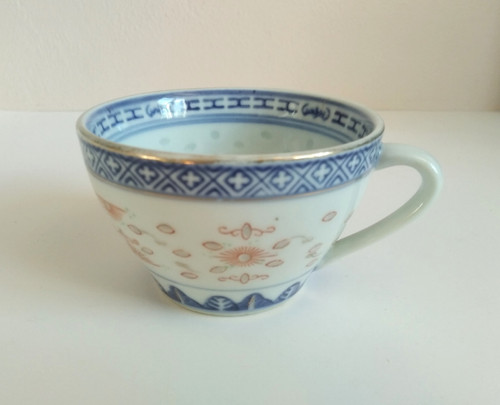 Čínský hrneček z rýžového porcelánu