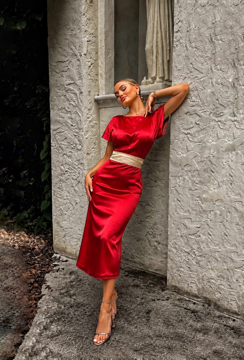 Lady in red