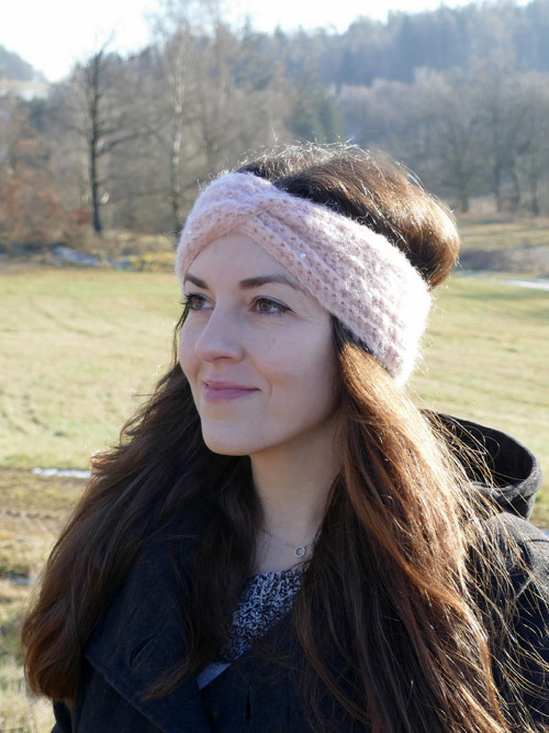 Růžová háčkovaná čelenka "Pearl" (alpaka)