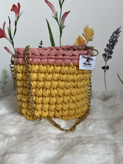 Háčkovaná bucket bag