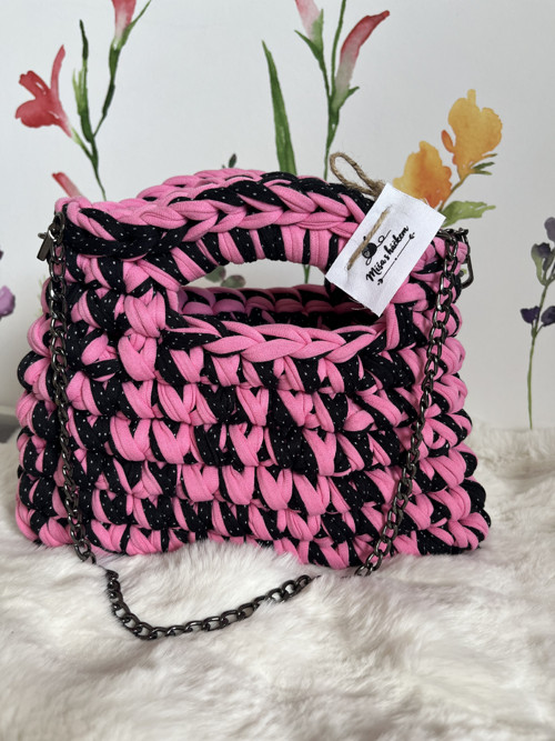 Háčkovaná medium crossbody — foto 1