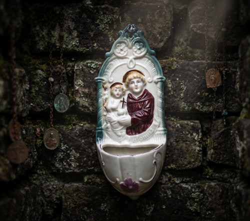 Svatý Antonín, starožitná porcelánová kropenka