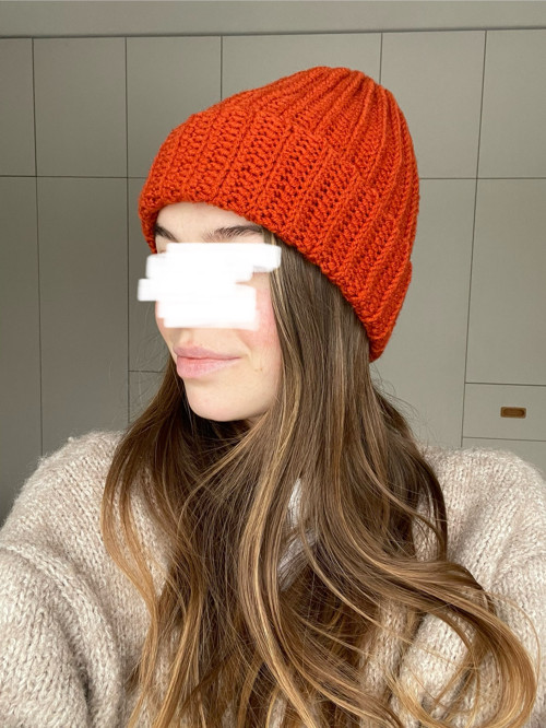 Háčkovaná hipster čepice
