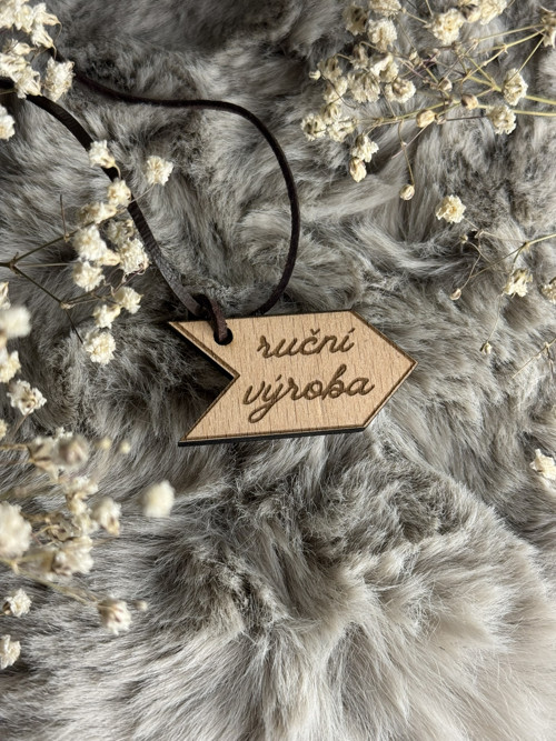 Dřevěný štítek RUČNÍ VÝROBA | handmade | ŠIPKA