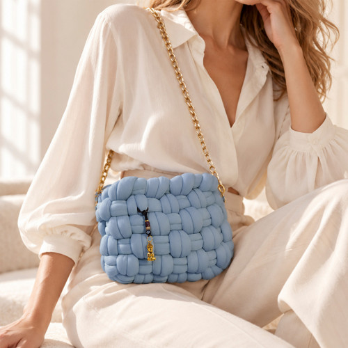 Sky Blue Mini chunky kabelka – ručně pletená