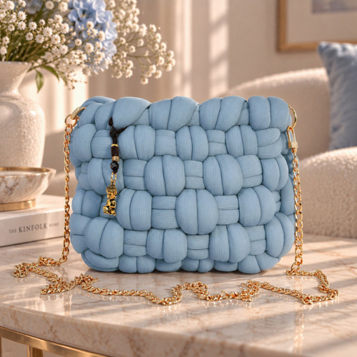 Sky Blue Mini chunky kabelka – ručně pletená