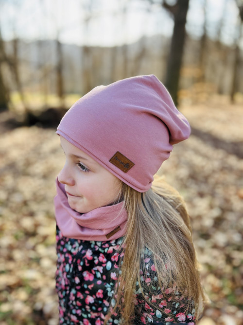 Čepice z hladkého úpletu dusty pink