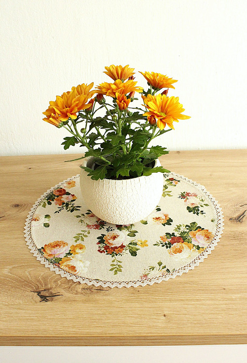 Dečka s krajkou 35 cm