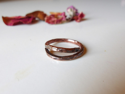 "Karma ellipse II." - tepaný měděný unisex ring