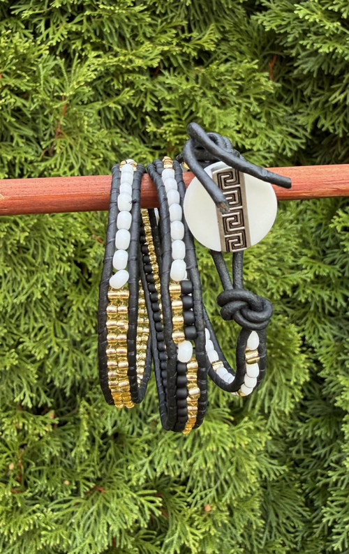 Náramek Wrap Bracelet v černo, bílo - zlaté barvě