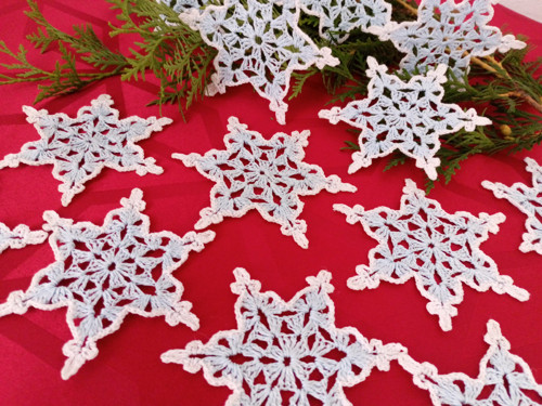 12. Vánoční vločka 11 cm