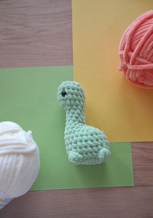 Háčkovaný Dinosaurus — foto 1