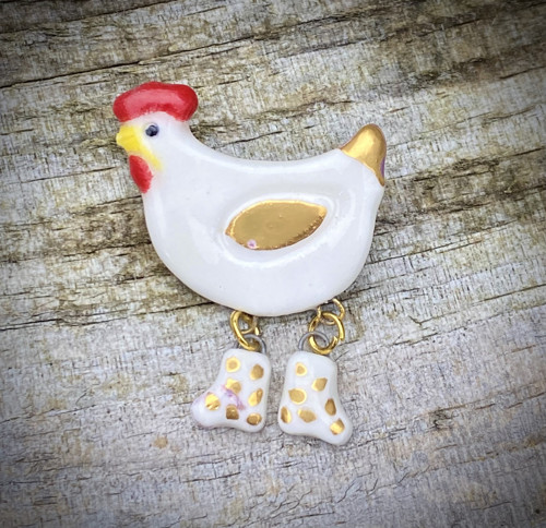 Slepička z porcelánu