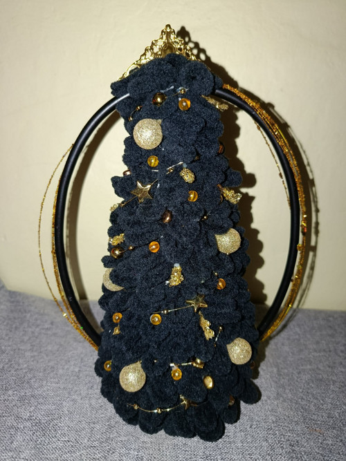 Elegantní svítící vánoční stromek černý se zlatou