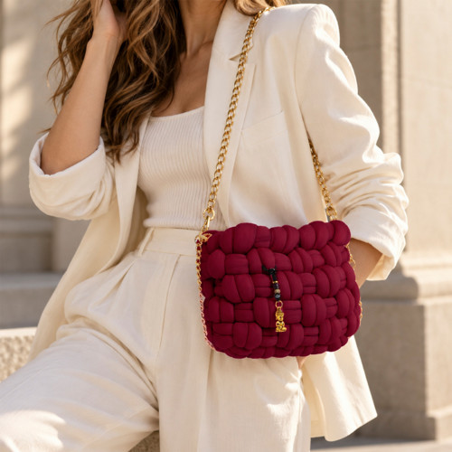 Berry Red Mini Chunky kabelka – ručně pletená kabe
