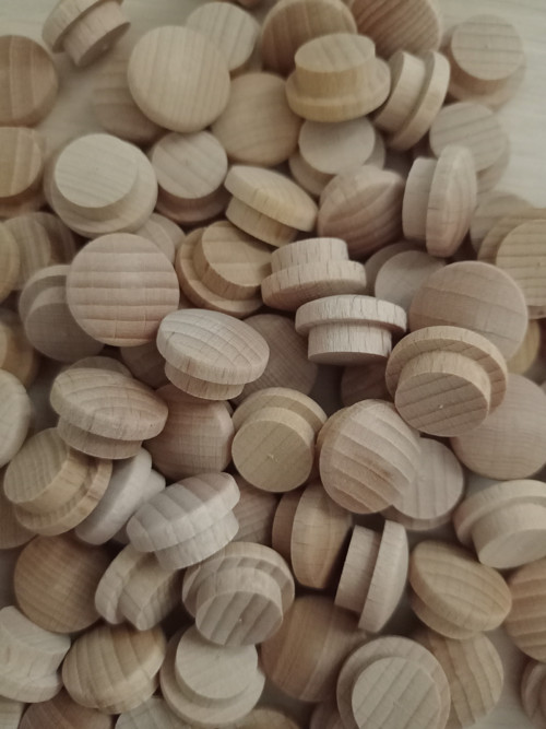 Zaslepovací zátka buk 15 mm 93 ks