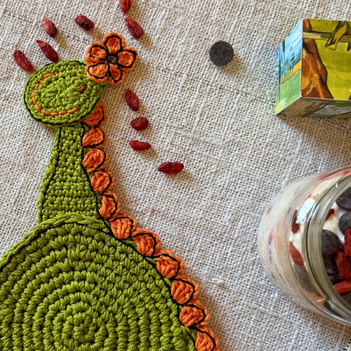Háčkovaný dinosaurus – podtácek pod hrnek 1ks