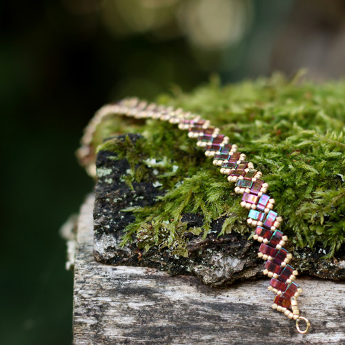 Náramek Tila beads - vínovo zlatý
