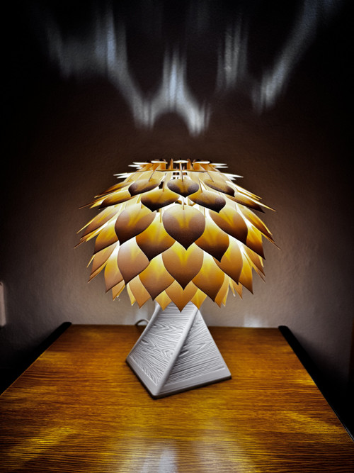 Designová stolní lampa Leaf