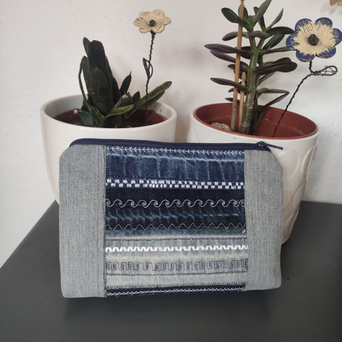 Kosmetická taštička riflová patchwork